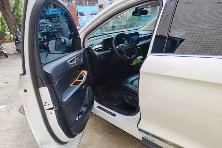 Used Ford Edge 2021 PLUS EcoBoost 245 Two-Wheel-Drive Elite 5-Seater Driver Seat