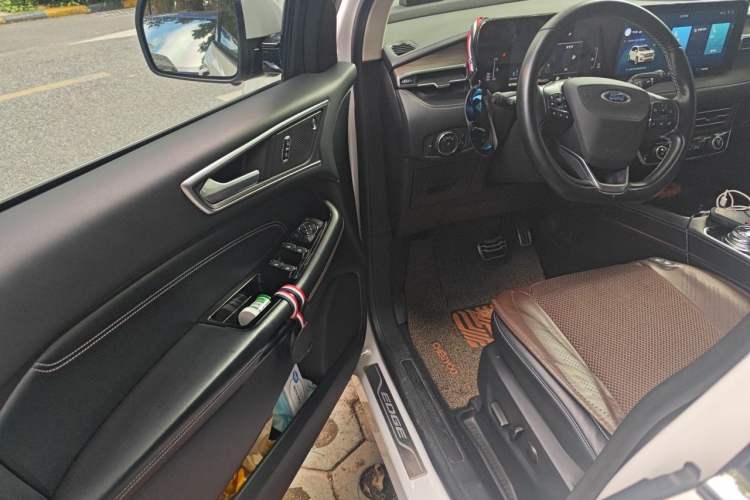 Used Ford Edge 2021 PLUS EcoBoost 245 Two-Wheel-Drive Titanium 7-Seater Driver Seat
