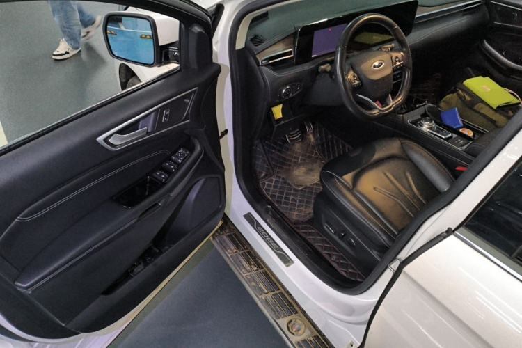 Used Ford Edge 2021 PLUS EcoBoost 245 Two-Wheel-Drive Titanium 7-Seater Driver Seat