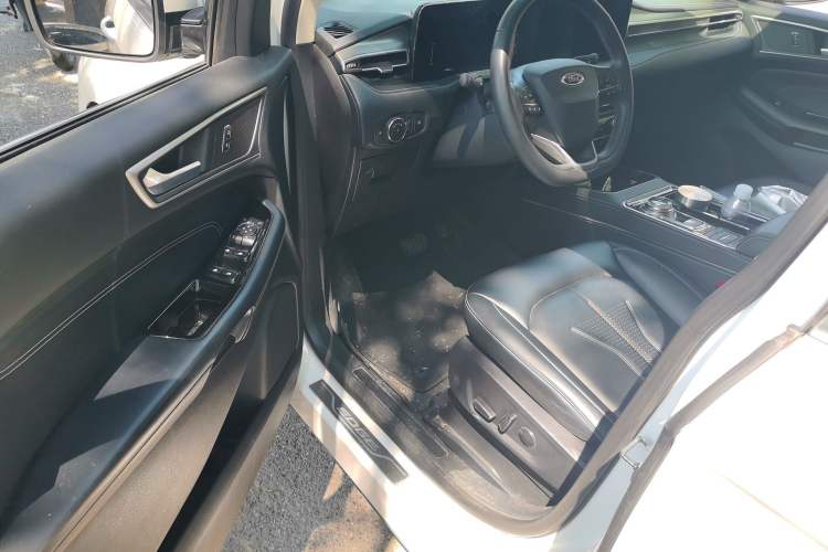 Used Ford Edge 2021 PLUS EcoBoost 245 Two-Wheel-Drive Platinum Edition 5 Seats Driver Seat