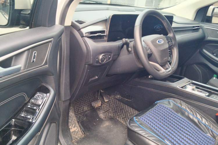 Used Ford Edge 2021 PLUS EcoBoost 245 Two-Wheel-Drive Platinum Edition 5 Seats Driver Seat