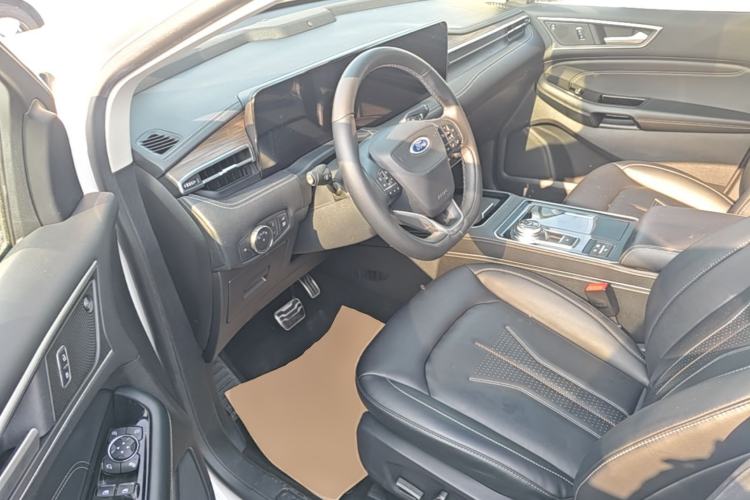 Used Ford Edge 2021 PLUS EcoBoost 245 Two-Wheel-Drive Titanium 7-Seater Driver Seat