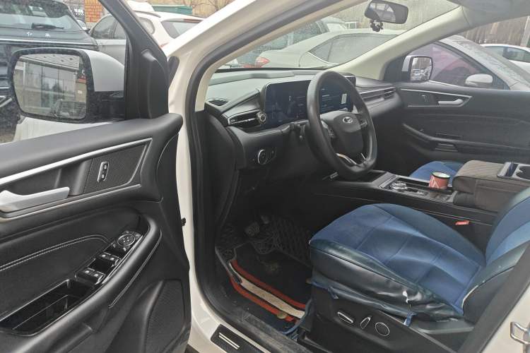 Used Ford Edge 2021 PLUS EcoBoost 245 Two-Wheel-Drive Platinum Edition 5 Seats Driver Seat