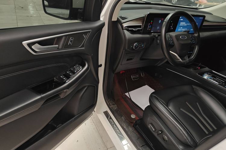 Used Ford Edge 2021 PLUS EcoBoost 245 Two-Wheel-Drive Titanium 7-Seater Driver Seat