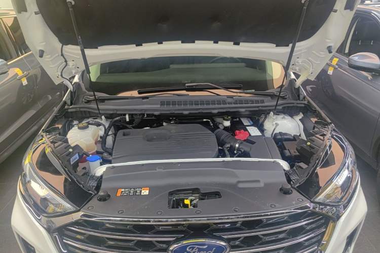 Used Ford Edge 2021 PLUS EcoBoost 245 Two-Wheel-Drive Titanium 7-Seater Engine Bay