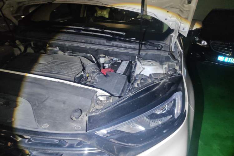 Used Ford Edge 2021 PLUS EcoBoost 245 Two-Wheel-Drive Titanium 7-Seater Engine Bay Left