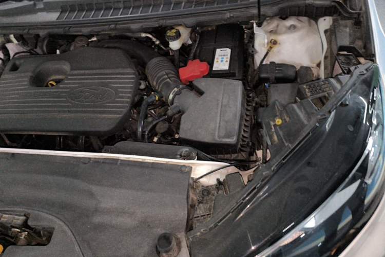 Used Ford Edge 2021 PLUS EcoBoost 245 Two-Wheel-Drive Titanium 7-Seater Engine Bay Left
