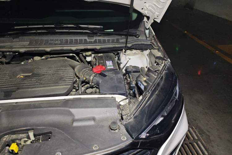 Used Ford Edge 2021 PLUS EcoBoost 245 Two-Wheel-Drive Titanium 7-Seater Engine Bay Left