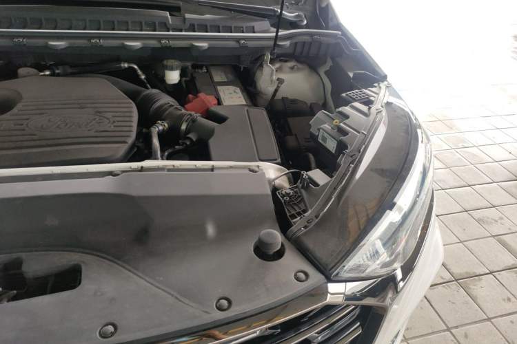 Used Ford Edge 2021 PLUS EcoBoost 245 Two-Wheel-Drive Platinum Edition 5 Seats Engine Bay Left