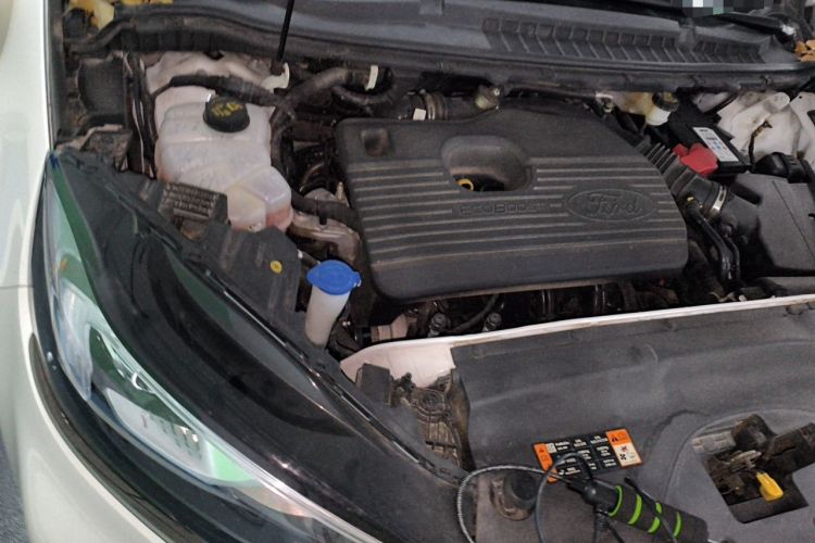 Used Ford Edge 2021 PLUS EcoBoost 245 Two-Wheel-Drive Titanium 7-Seater Engine Bay Right