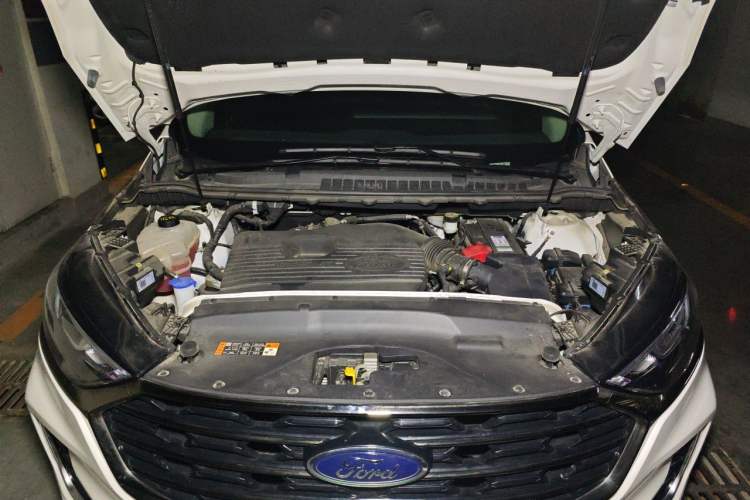 Used Ford Edge 2021 PLUS EcoBoost 245 Two-Wheel-Drive Titanium 7-Seater Engine Bay
