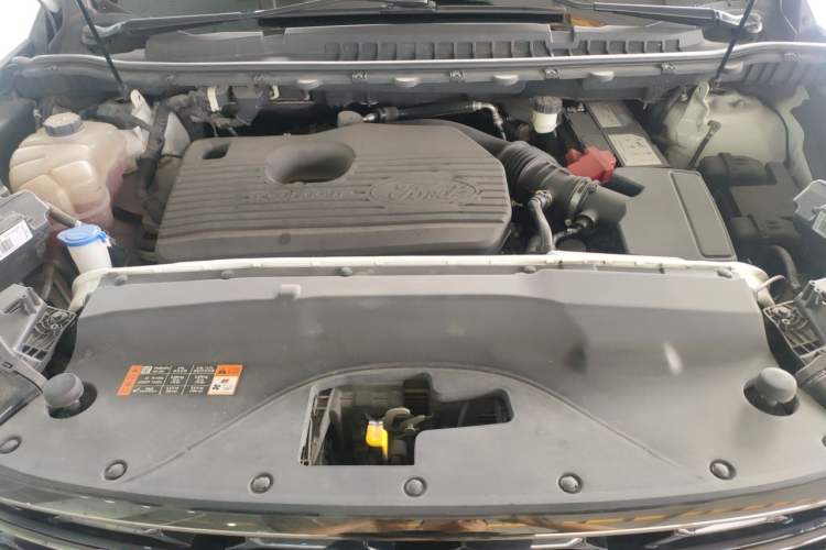 Used Ford Edge 2021 PLUS EcoBoost 245 Two-Wheel-Drive Platinum Edition 5 Seats Engine Bay