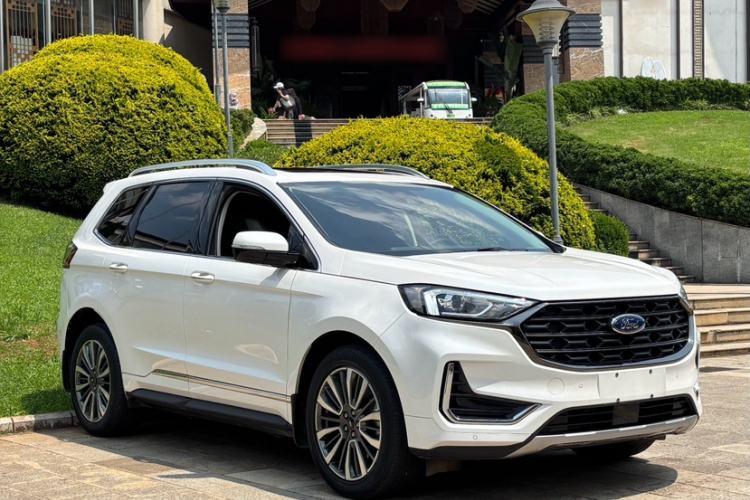 Used Ford Edge 2021 PLUS EcoBoost 245 Two-Wheel-Drive Titanium 7-Seater Exterior 3