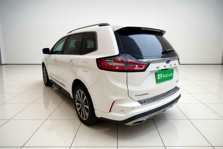 Used Ford Edge 2021 PLUS EcoBoost 245 Two-Wheel-Drive Titanium 7-Seater Exterior 3