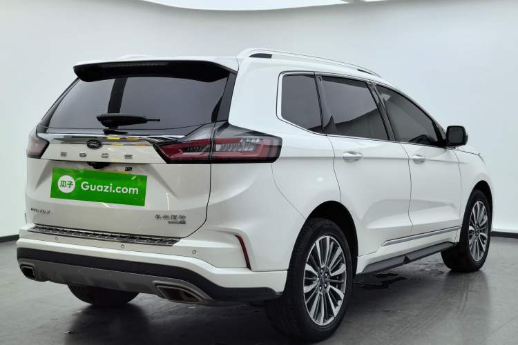 Used Ford Edge 2021 PLUS EcoBoost 245 Two-Wheel-Drive Titanium 7-Seater Exterior 4
