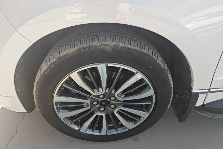 Used Ford Edge 2021 Facelifted PLUS EcoBoost 245 Two-Wheel Drive XLT 7-Seater Exterior 4