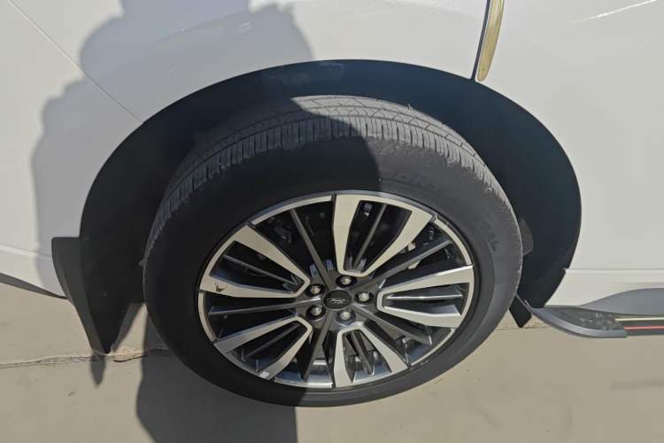 Used Ford Edge 2021 Facelifted PLUS EcoBoost 245 Two-Wheel Drive XLT 7-Seater Exterior 5