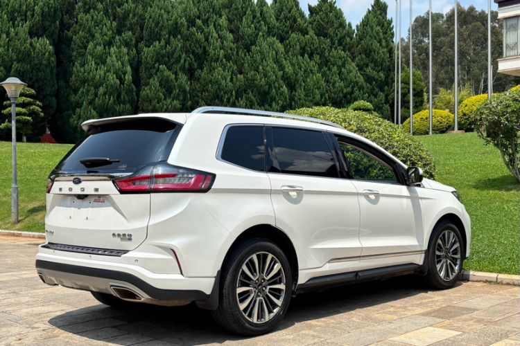 Used Ford Edge 2021 PLUS EcoBoost 245 Two-Wheel-Drive Titanium 7-Seater Exterior 7