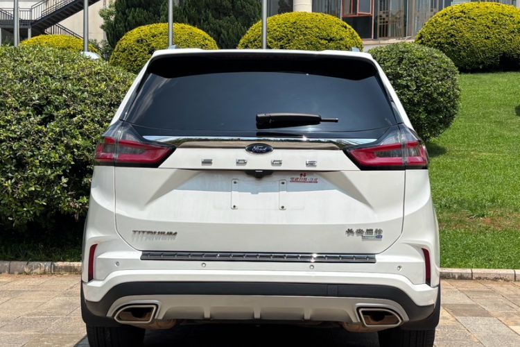 Used Ford Edge 2021 PLUS EcoBoost 245 Two-Wheel-Drive Titanium 7-Seater Exterior 9