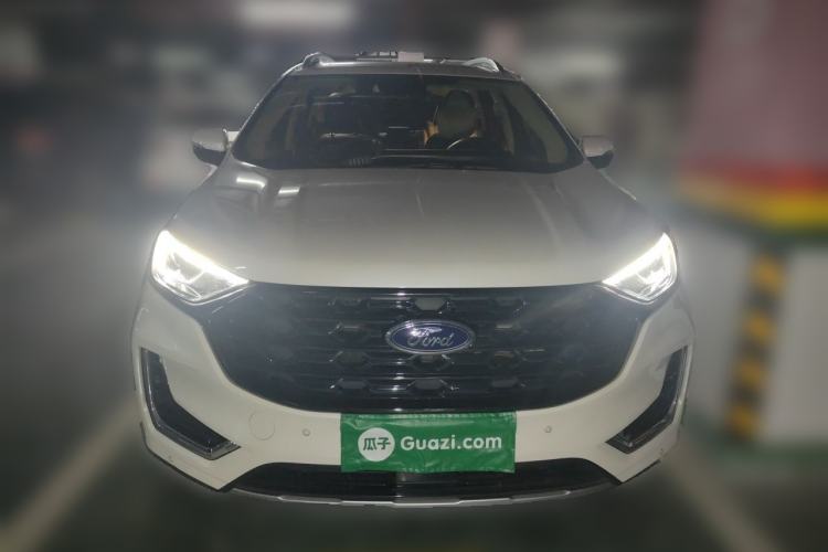 Used Ford Edge 2021 PLUS EcoBoost 245 Two-Wheel-Drive Titanium 7-Seater Front
