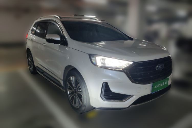 Used Ford Edge 2021 PLUS EcoBoost 245 Two-Wheel-Drive Titanium 7-Seater Front Right 45 Deg