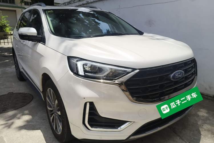 Used Ford Edge 2021 PLUS EcoBoost 245 Two-Wheel-Drive Titanium 7-Seater Front Right 45 Deg