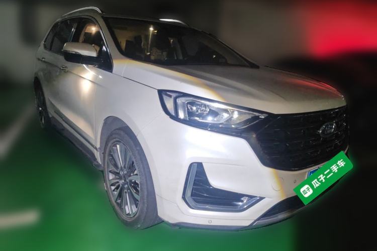 Used Ford Edge 2021 PLUS EcoBoost 245 Two-Wheel-Drive Titanium 7-Seater Front Right 45 Deg