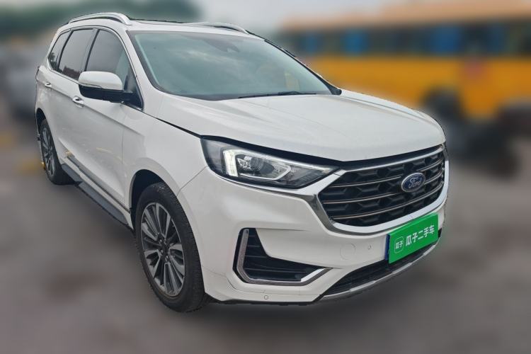 Used Ford Edge 2021 PLUS EcoBoost 245 Two-Wheel-Drive Titanium 7-Seater Front Right 45 Deg