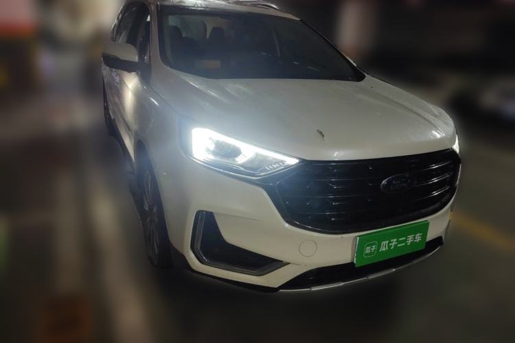 Used Ford Edge 2021 PLUS EcoBoost 245 Two-Wheel-Drive Platinum Edition 5 Seats Front Right 45 Deg
