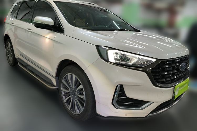 Used Ford Edge 2021 PLUS EcoBoost 245 Two-Wheel-Drive Titanium 7-Seater Front Right 45 Deg