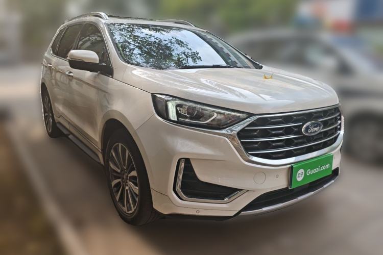 Used Ford Edge 2021 PLUS EcoBoost 245 Two-Wheel-Drive Titanium 7-Seater Front Right 45 Deg