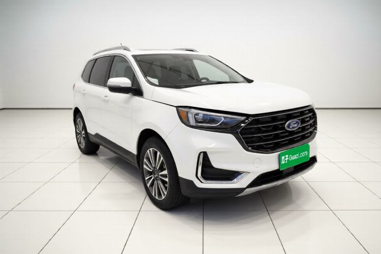 Used Ford Edge 2021 PLUS EcoBoost 245 Two-Wheel-Drive Platinum Edition 5 Seats Front Right 45 Deg