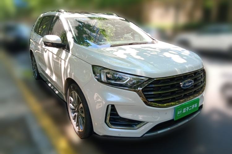Used Ford Edge 2021 PLUS EcoBoost 245 Two-Wheel-Drive Titanium 7-Seater Front Right 45 Deg