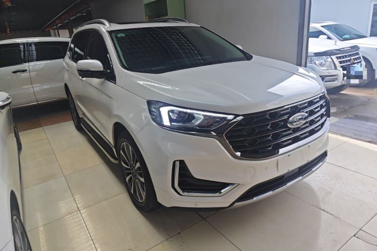 Used Ford Edge 2021 PLUS EcoBoost 245 Two-Wheel-Drive Titanium 7-Seater Front Right 45 Deg