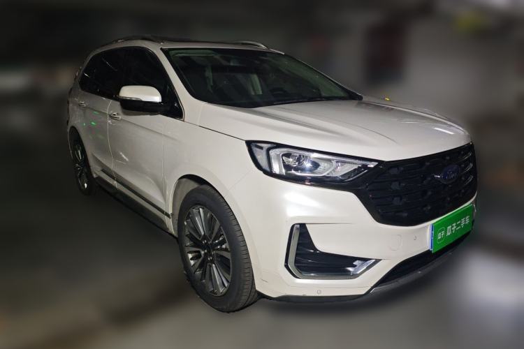 Used Ford Edge 2021 PLUS EcoBoost 245 Two-Wheel-Drive Titanium 7-Seater Front Right 45 Deg