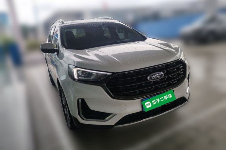 Used Ford Edge 2021 PLUS EcoBoost 245 Two-Wheel-Drive Platinum Edition 5 Seats Front Right 45 Deg