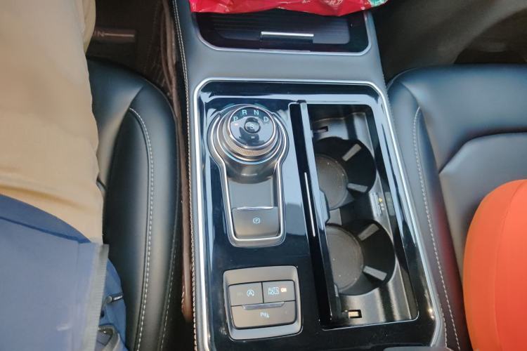 Used Ford Edge 2021 Facelifted PLUS EcoBoost 245 Two-Wheel Drive XLT 7-Seater Gear Lever