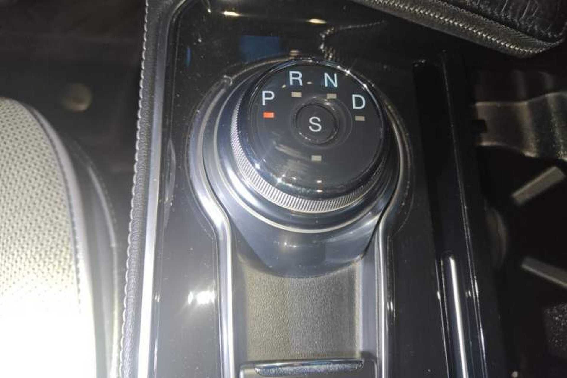 Used Ford Edge 2021 PLUS EcoBoost 245 Two-Wheel-Drive Platinum Edition 5 Seats Gear Lever