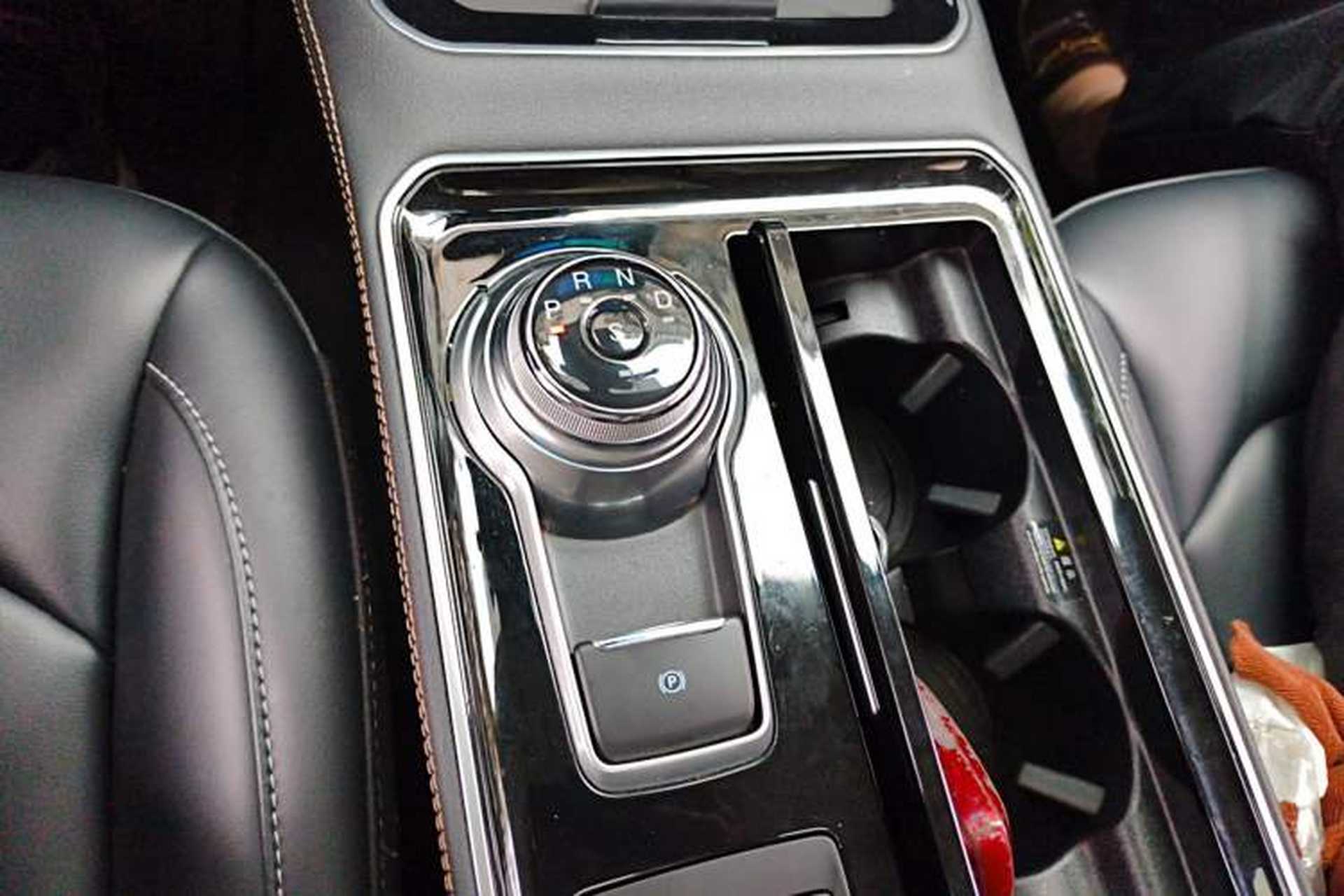 Used Ford Edge 2021 Facelifted PLUS EcoBoost 245 Two-Wheel Drive XLT 7-Seater Gear Lever