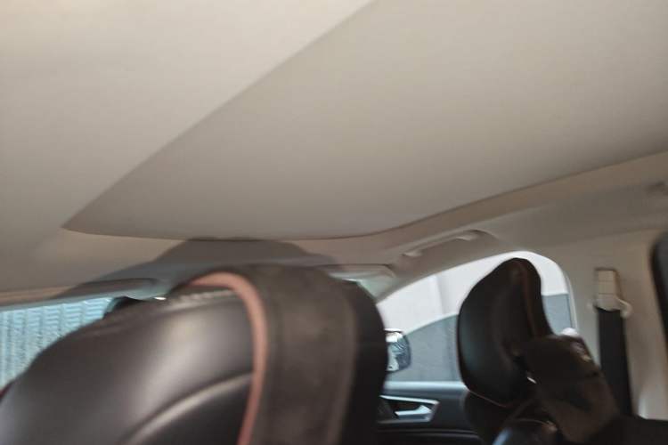 Used Ford Edge 2021 PLUS EcoBoost 245 Two-Wheel-Drive Titanium 7-Seater Headliner