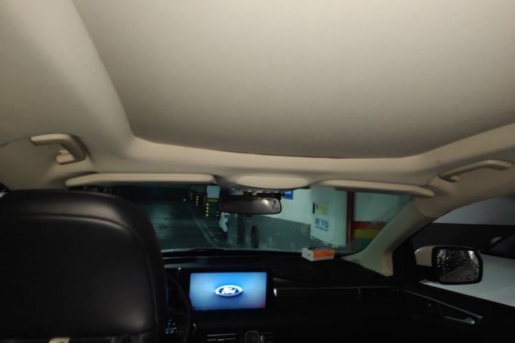 Used Ford Edge 2021 PLUS EcoBoost 245 Two-Wheel-Drive Platinum Edition 5 Seats Headliner
