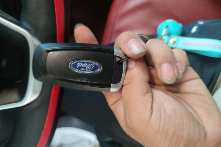 Used Ford Edge 2021 PLUS EcoBoost 245 Two-Wheel-Drive Titanium 7-Seater Interior 1