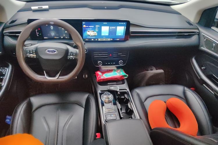 Used Ford Edge 2021 Facelifted PLUS EcoBoost 245 Two-Wheel Drive XLT 7-Seater Interior 2