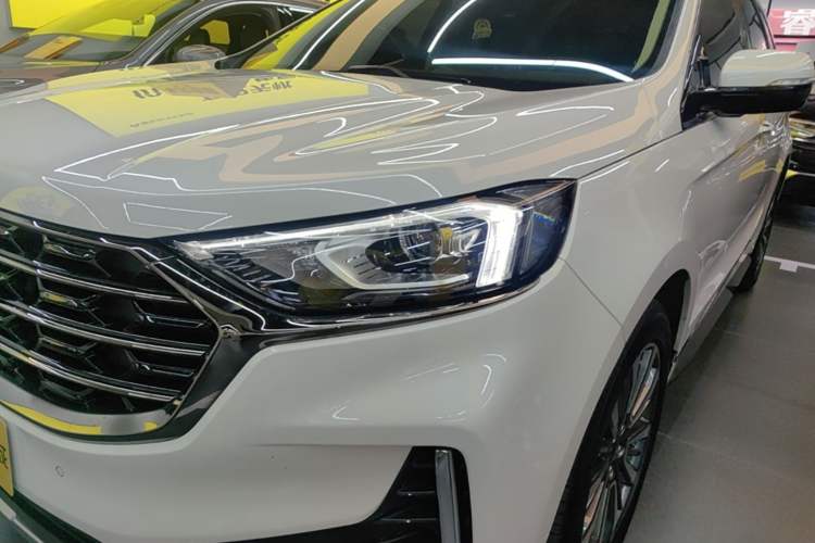 Used Ford Edge 2021 PLUS EcoBoost 245 Two-Wheel-Drive Titanium 7-Seater Left Front Headlight