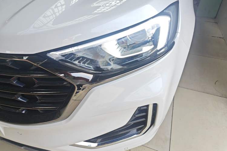 Used Ford Edge 2021 PLUS EcoBoost 245 Two-Wheel-Drive Titanium 7-Seater Left Front Headlight