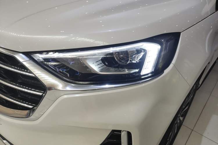 Used Ford Edge 2021 Facelifted PLUS EcoBoost 245 Two-Wheel Drive XLT 7-Seater Left Front Headlight