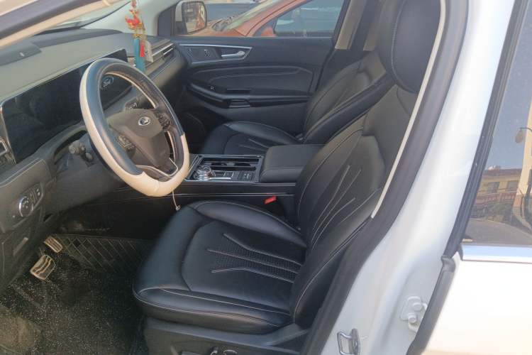Used Ford Edge 2021 PLUS EcoBoost 245 Two-Wheel-Drive Titanium 7-Seater Left Front Seat