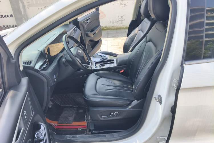 Used Ford Edge 2021 PLUS EcoBoost 245 Two-Wheel-Drive Platinum Edition 5 Seats Left Front Seat