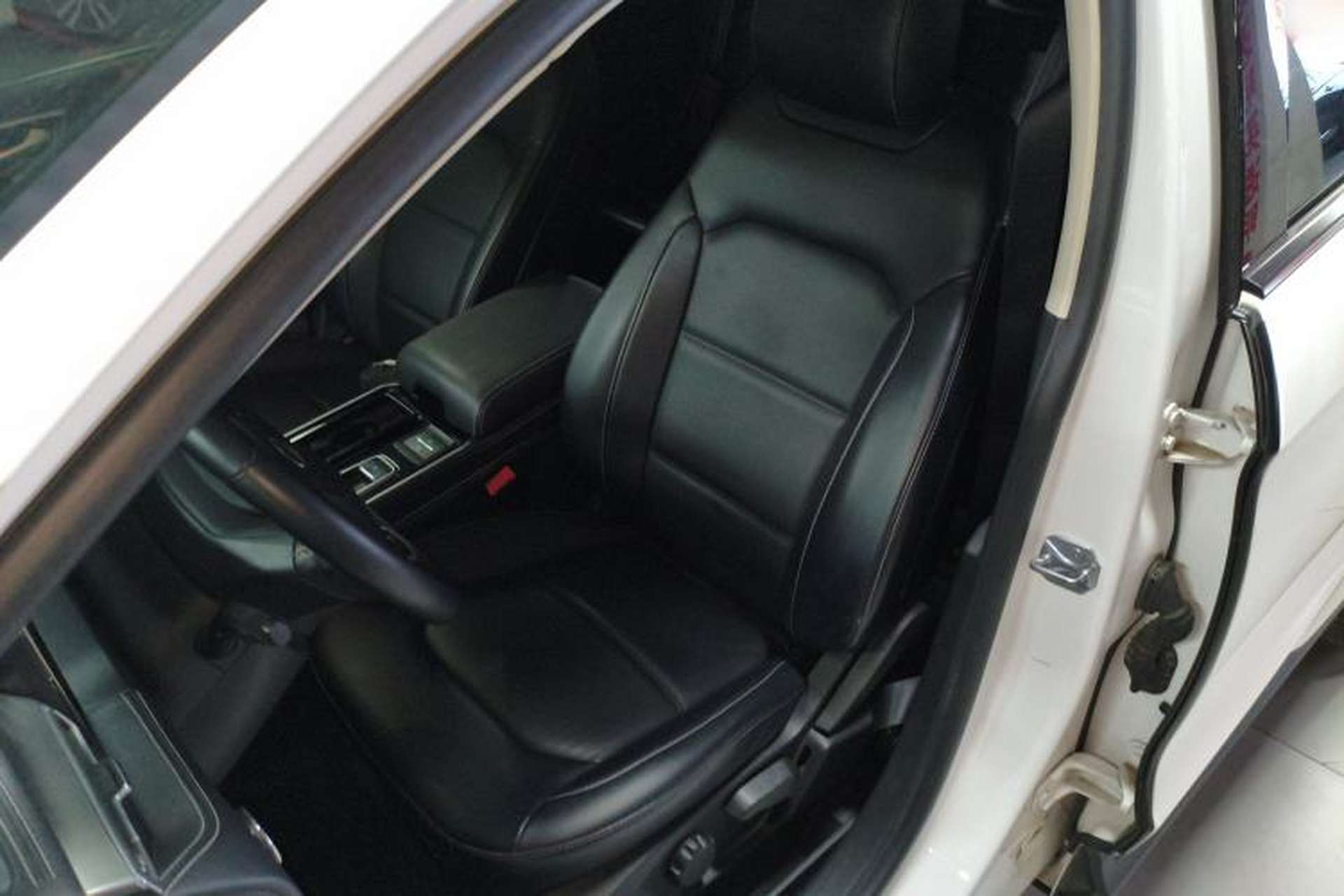 Used Ford Edge 2021 PLUS EcoBoost 245 Two-Wheel-Drive Elite 5-Seater Left Front Seat