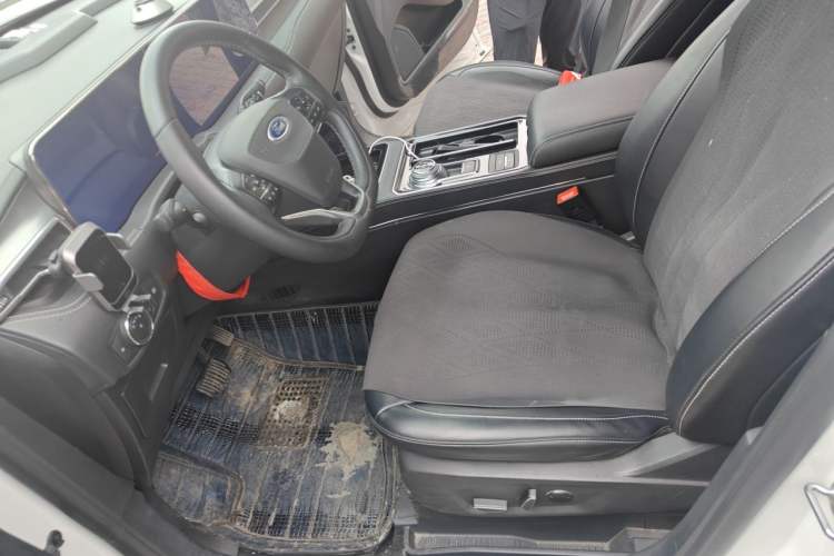 Used Ford Edge 2021 PLUS EcoBoost 245 Two-Wheel-Drive Platinum Edition 5 Seats Left Front Seat